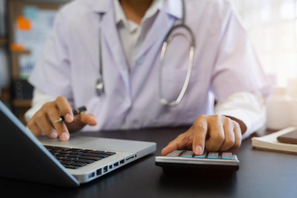 Como evitar autuações fiscais em clínicas da área da saúde